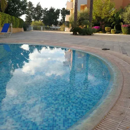 Iris Village Holiday Appartement Paphos