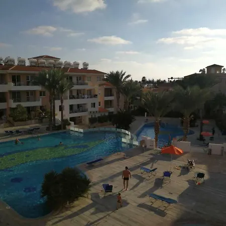 Iris Village Holiday * بافوس